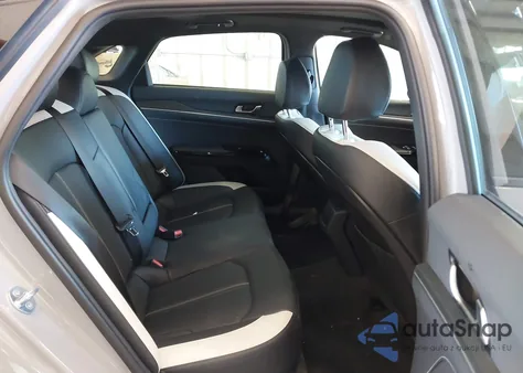 2025 Kia K5 Gt-Line z USA, uszkodzony, nr VIN KNAG64J72S5381773